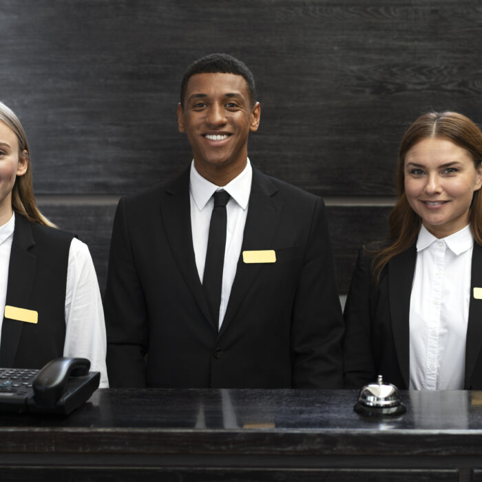 receptionists-elegant-suits-work-hours (1)